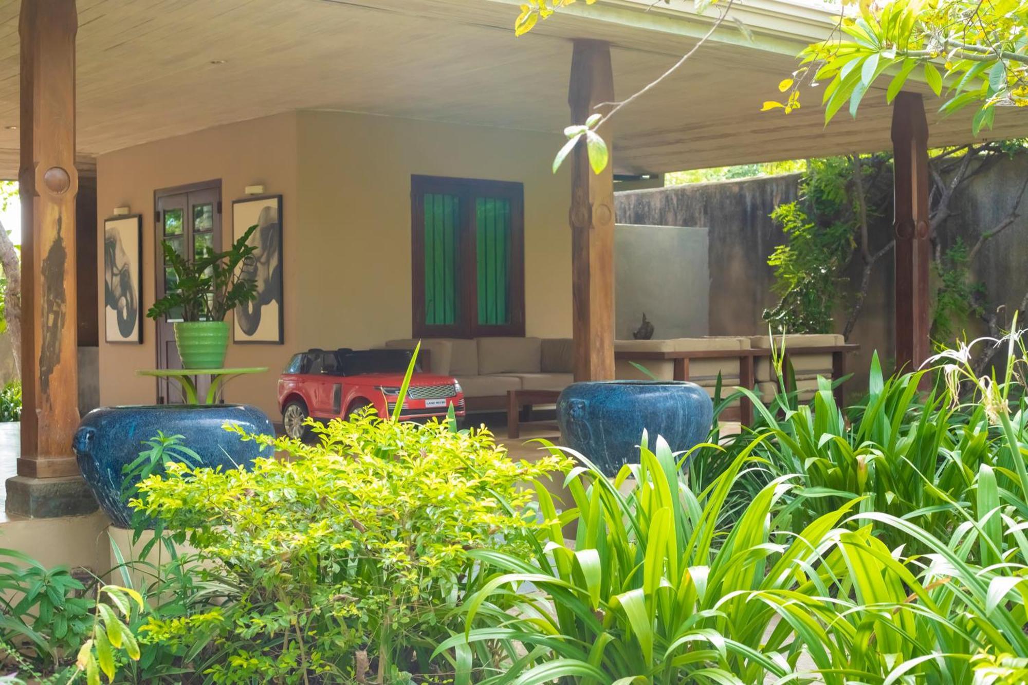 Nikara Luxury Beach House Tissamaharama Buitenkant foto